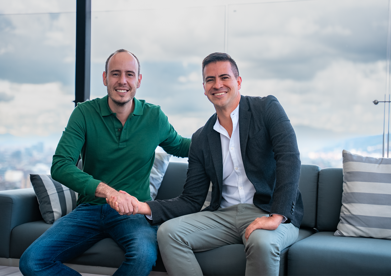 Sebastián Ruales, CEO de Bia energy; y Eduardo González, Country Manager de BBVA Spark